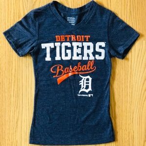 Detroit Tigers baseball fitted kids shirt $12